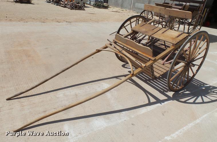 image for item EN9710 Horse buggy