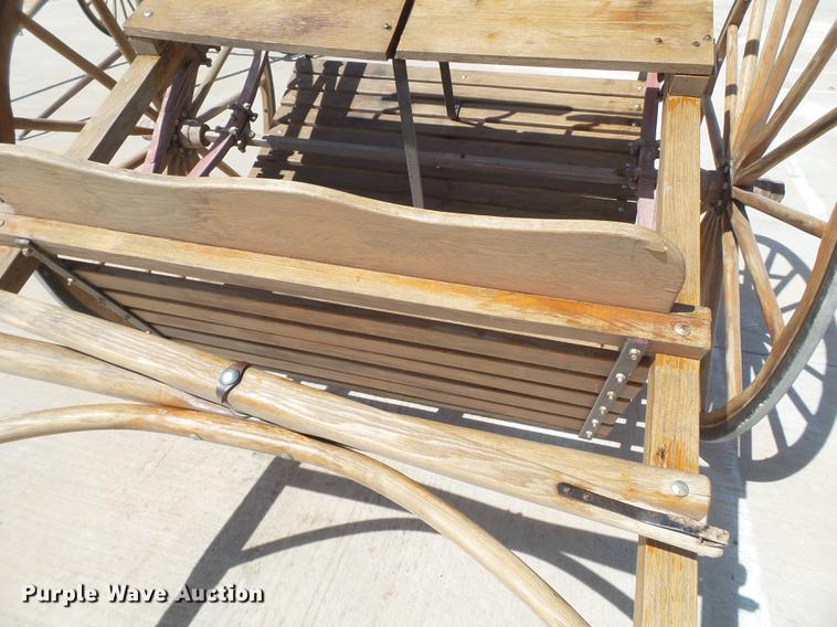 image for item EN9710 Horse buggy