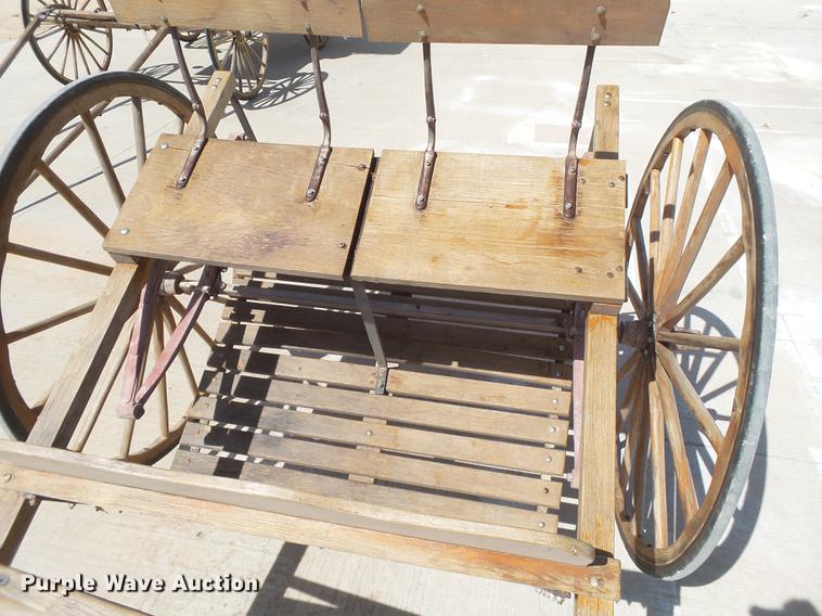 image for item EN9710 Horse buggy