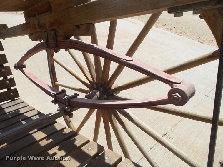 image for item EN9710 Horse buggy