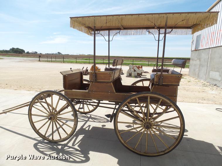 image for item EN9711 Horse carriage