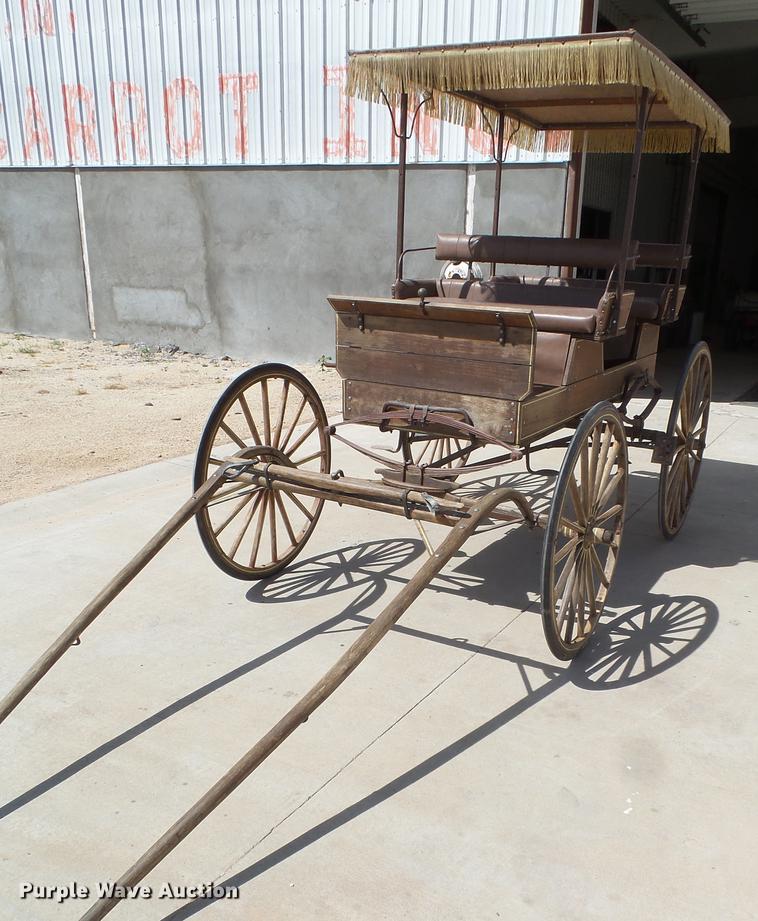 image for item EN9711 Horse carriage