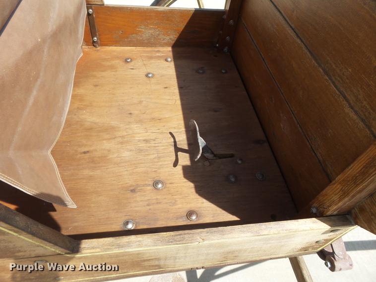 image for item EN9711 Horse carriage