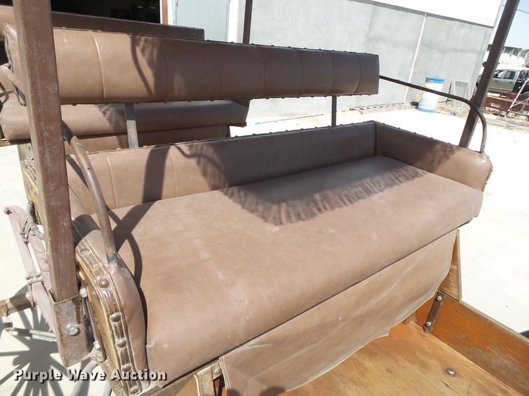 image for item EN9711 Horse carriage