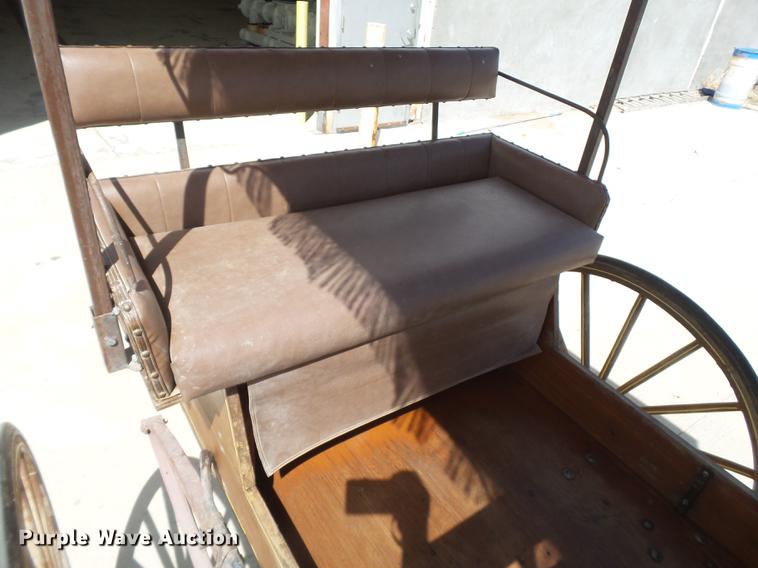 image for item EN9711 Horse carriage