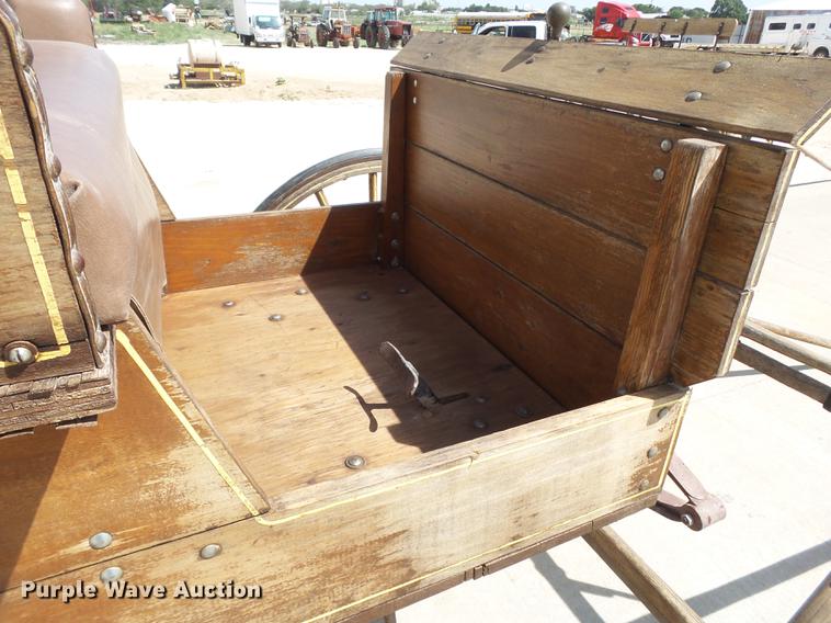 image for item EN9711 Horse carriage