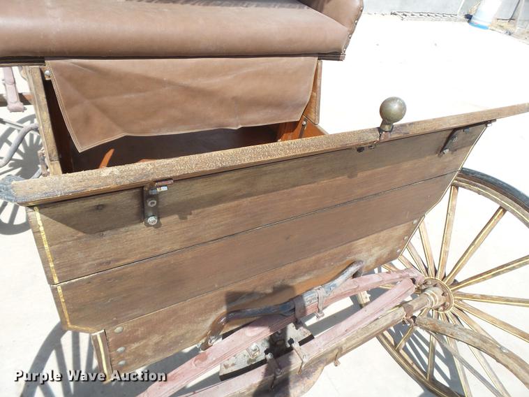 image for item EN9711 Horse carriage