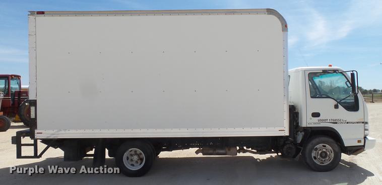 image for item EN9715 2006 Isuzu NPR box truck