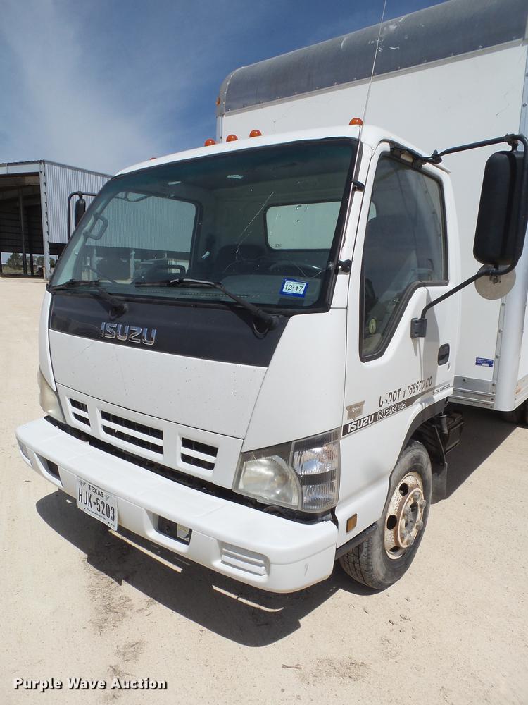 image for item EN9715 2006 Isuzu NPR box truck