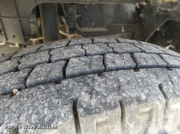 image for item EN9715 2006 Isuzu NPR box truck