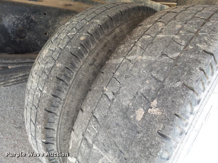 image for item EN9715 2006 Isuzu NPR box truck