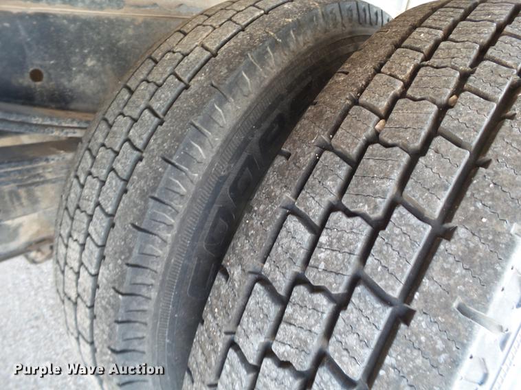 image for item EN9715 2006 Isuzu NPR box truck