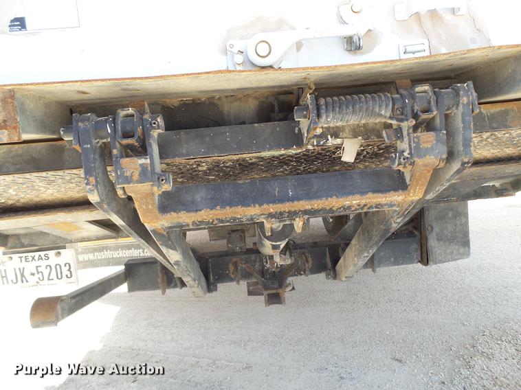 image for item EN9715 2006 Isuzu NPR box truck