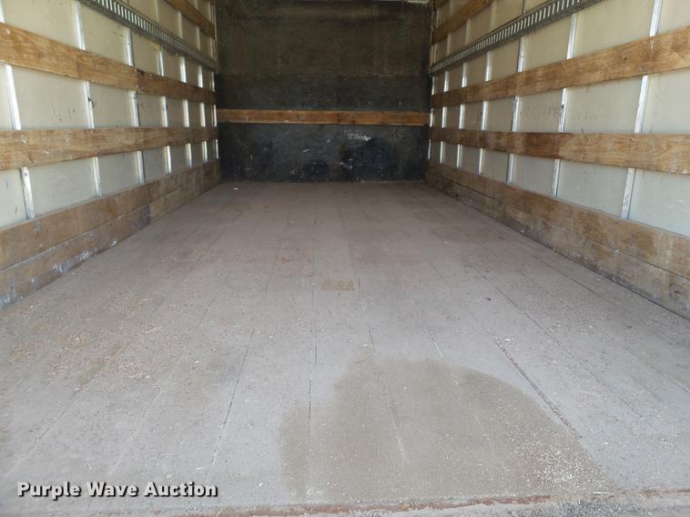 image for item EN9715 2006 Isuzu NPR box truck