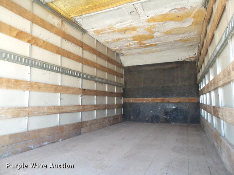 image for item EN9715 2006 Isuzu NPR box truck