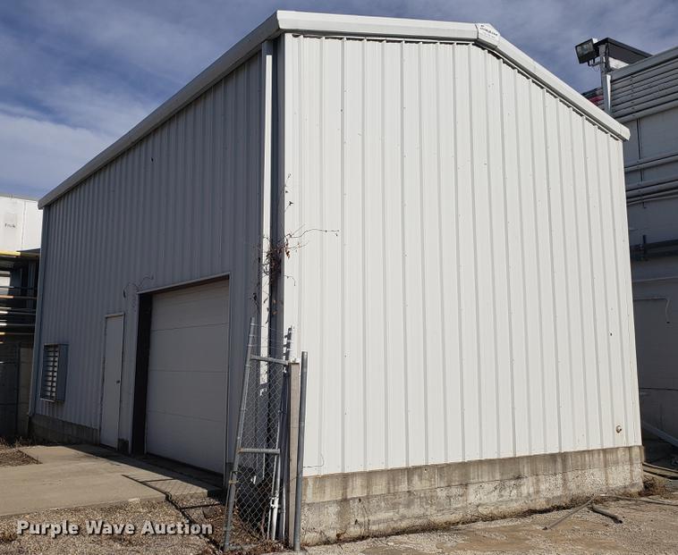 image for item EN9752 Red Iron metal building