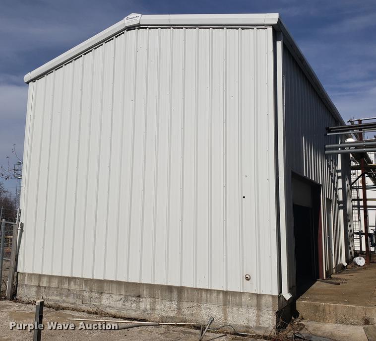 image for item EN9752 Red Iron metal building