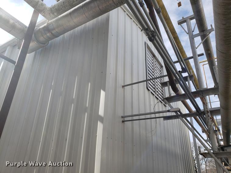 image for item EN9752 Red Iron metal building