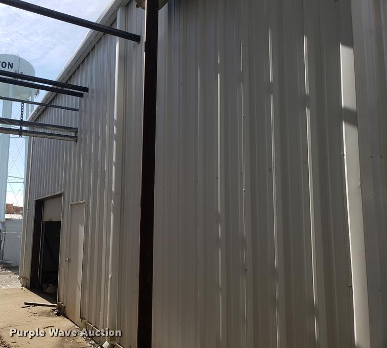 image for item EN9752 Red Iron metal building