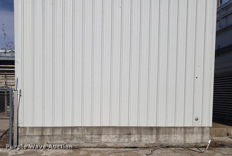 image for item EN9752 Red Iron metal building