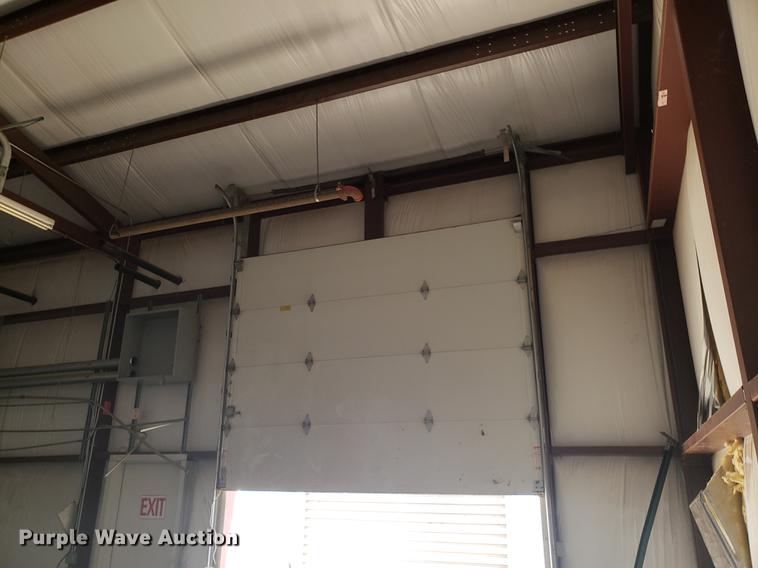 image for item EN9752 Red Iron metal building