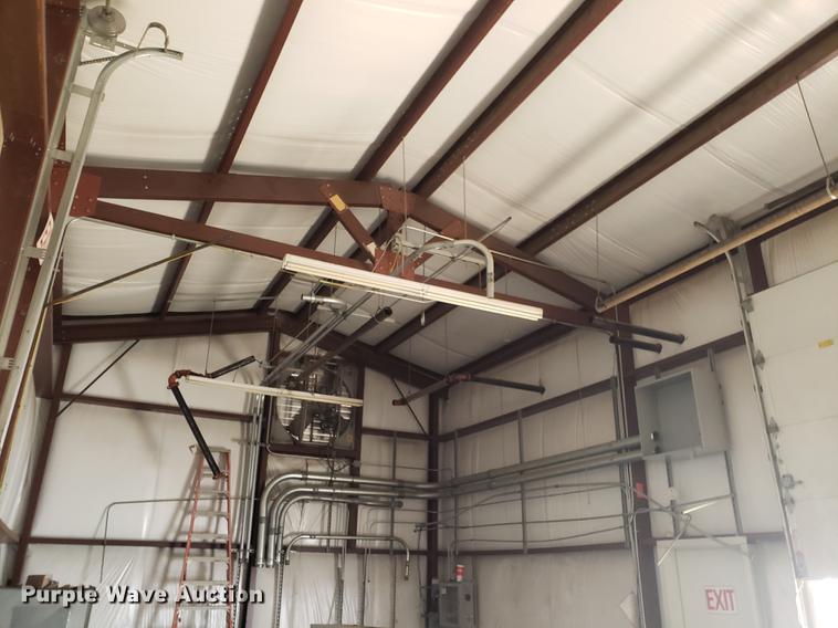 image for item EN9752 Red Iron metal building