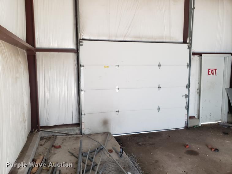 image for item EN9752 Red Iron metal building