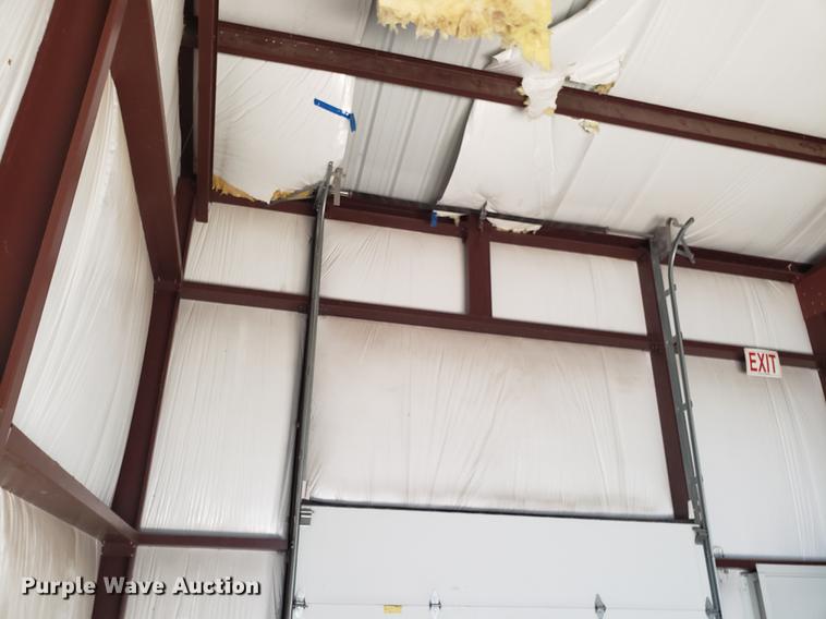 image for item EN9752 Red Iron metal building