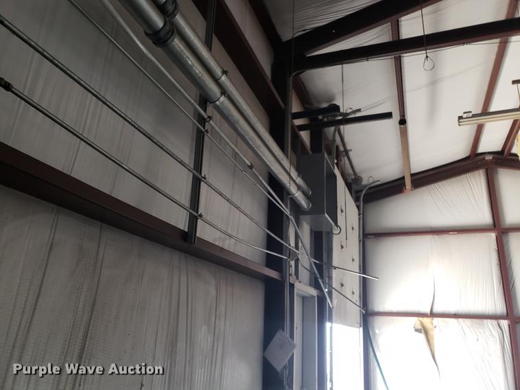 image for item EN9752 Red Iron metal building