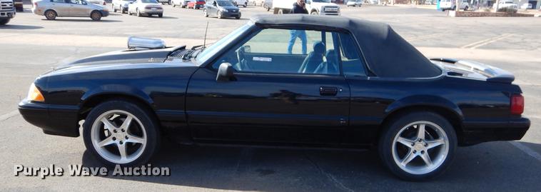 image for item ER9454 1992 Ford Mustang convertible