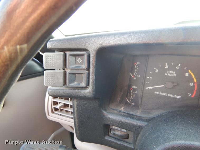 image for item ER9454 1992 Ford Mustang convertible