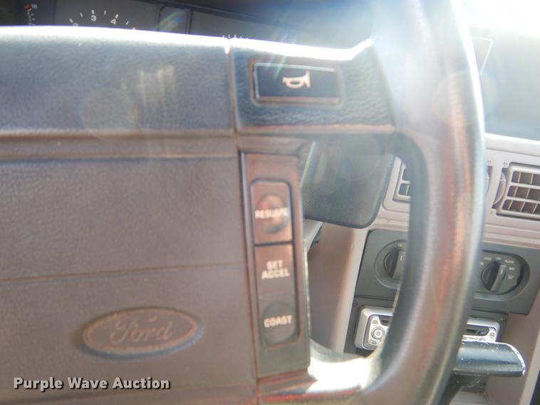 image for item ER9454 1992 Ford Mustang convertible