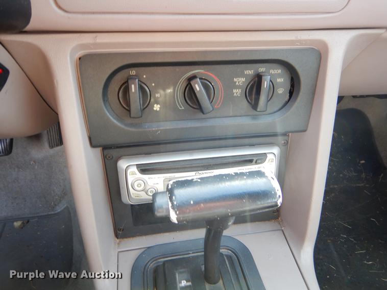 image for item ER9454 1992 Ford Mustang convertible