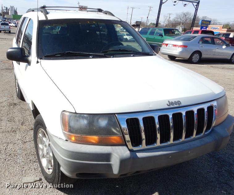 image for item ER9455 2000 Jeep Cherokee Laredo SUV