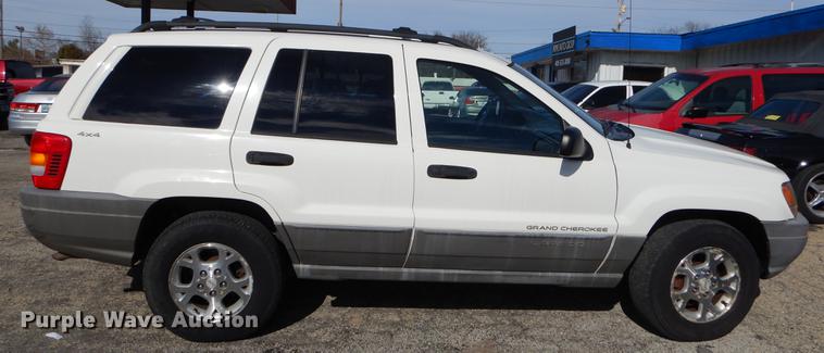 image for item ER9455 2000 Jeep Cherokee Laredo SUV