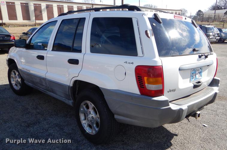 image for item ER9455 2000 Jeep Cherokee Laredo SUV