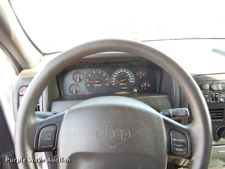 image for item ER9455 2000 Jeep Cherokee Laredo SUV