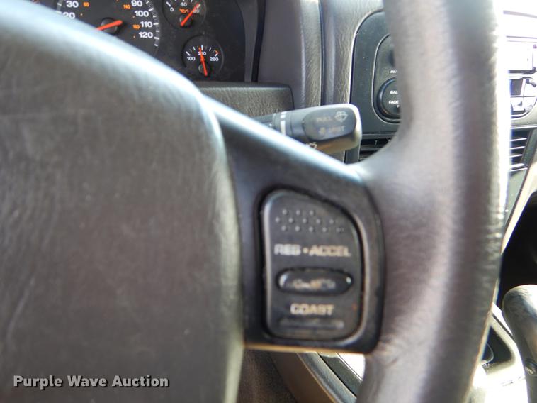 image for item ER9455 2000 Jeep Cherokee Laredo SUV