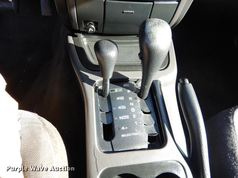 image for item ER9455 2000 Jeep Cherokee Laredo SUV