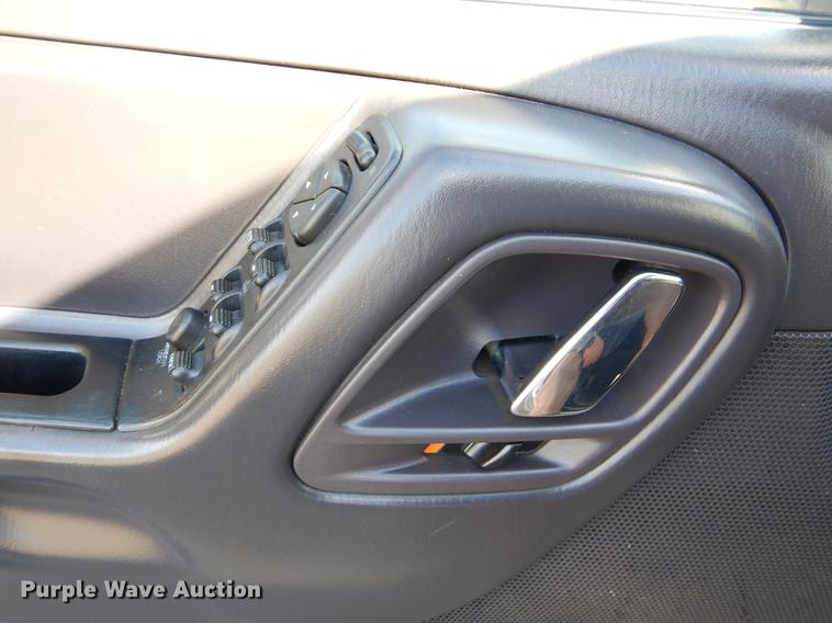 image for item ER9455 2000 Jeep Cherokee Laredo SUV