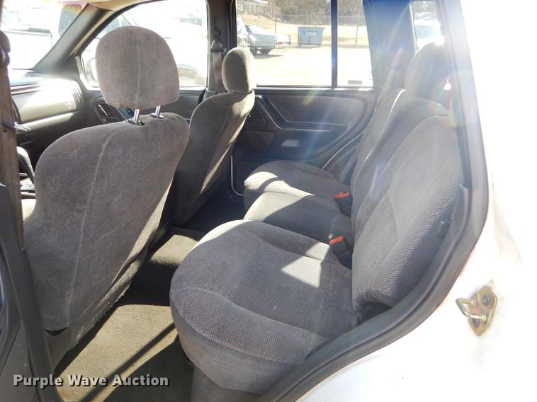 image for item ER9455 2000 Jeep Cherokee Laredo SUV