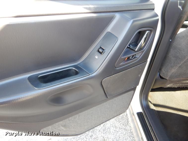 image for item ER9455 2000 Jeep Cherokee Laredo SUV