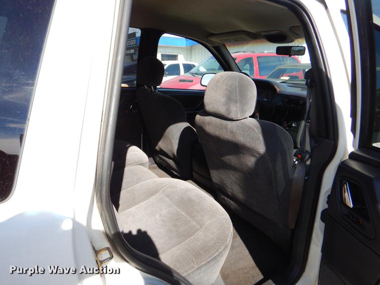 image for item ER9455 2000 Jeep Cherokee Laredo SUV