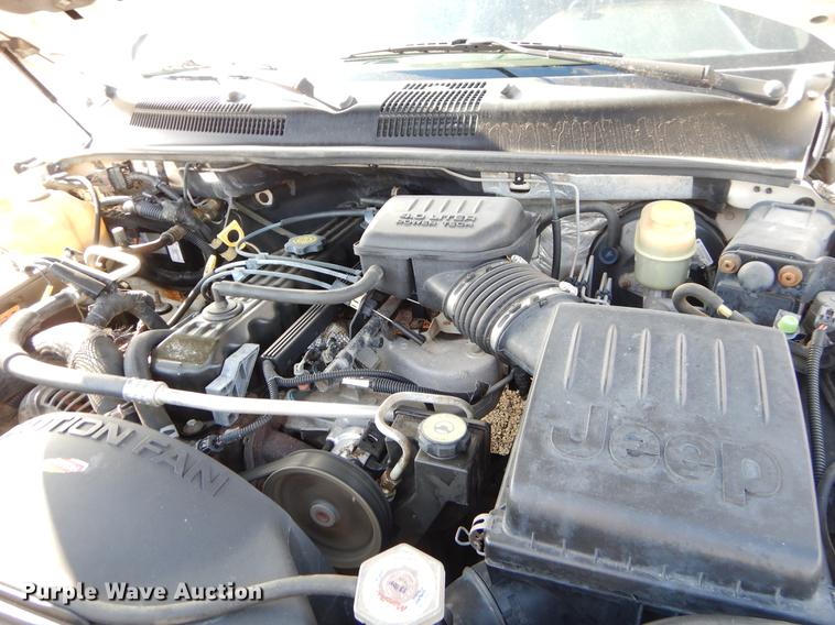 image for item ER9455 2000 Jeep Cherokee Laredo SUV