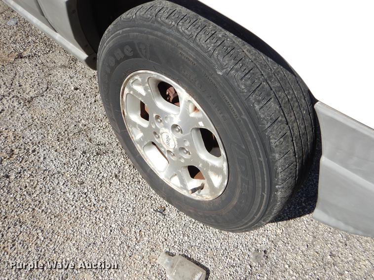 image for item ER9455 2000 Jeep Cherokee Laredo SUV