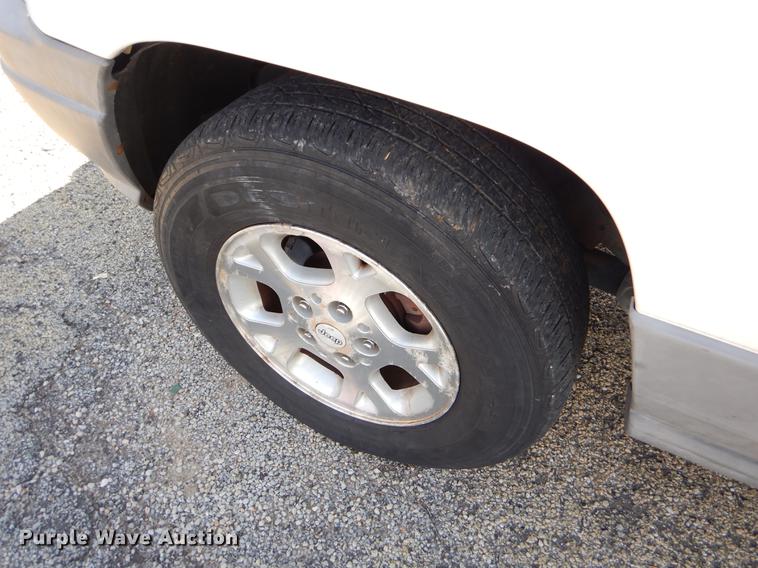 image for item ER9455 2000 Jeep Cherokee Laredo SUV