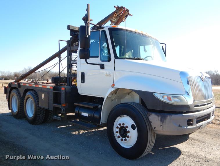 image for item ER9461 2006 International 4400 flatbed truck