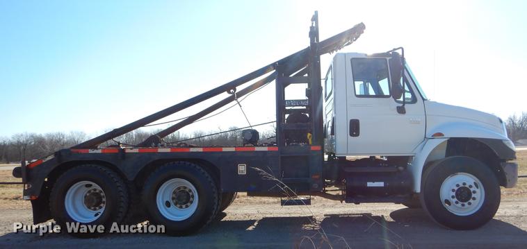 image for item ER9461 2006 International 4400 flatbed truck