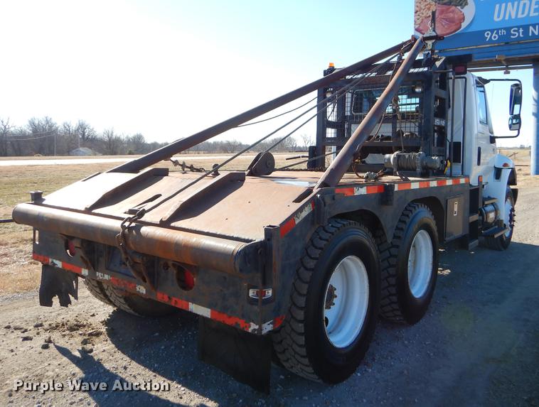 image for item ER9461 2006 International 4400 flatbed truck