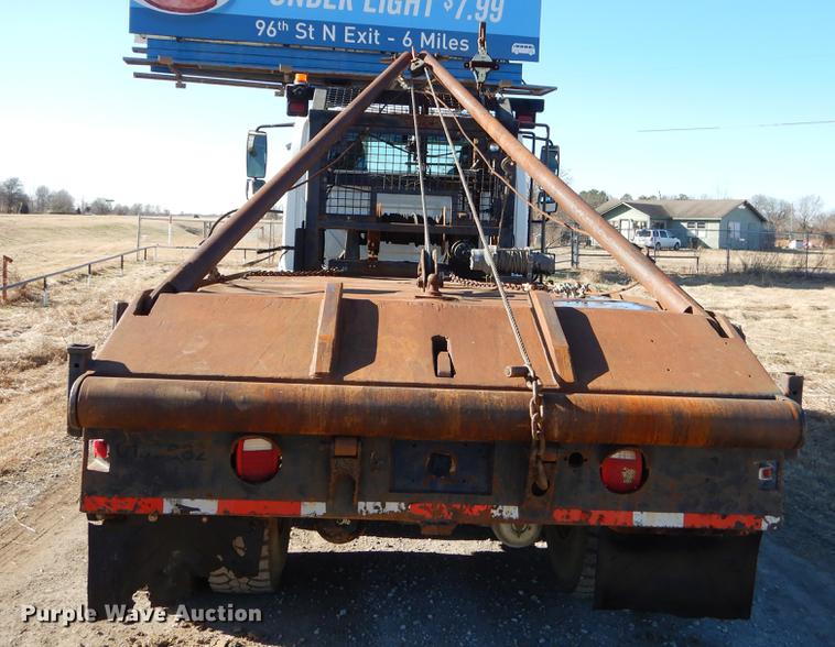 image for item ER9461 2006 International 4400 flatbed truck